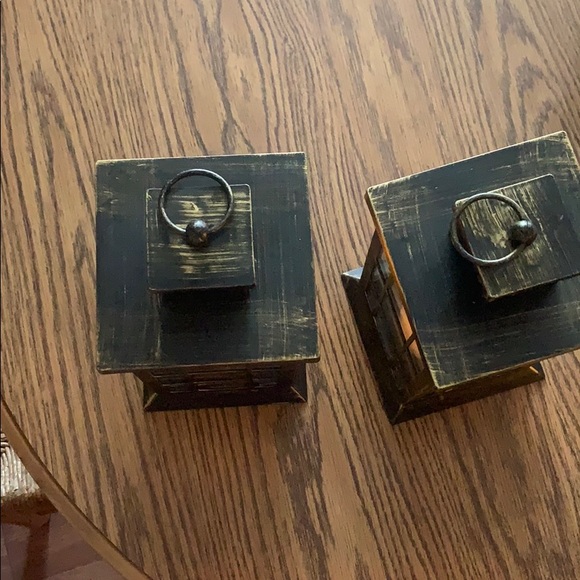 Battery Powered Lanterns - Picture 3 of 4